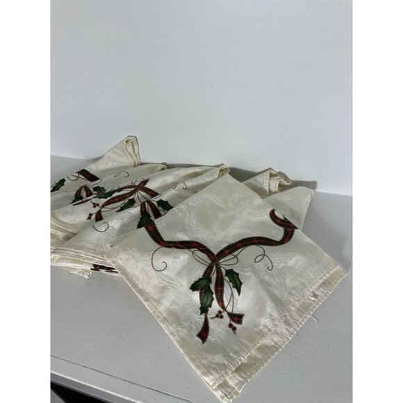 Set Of 8 Embroidered Ivory Christmas Napkins With Holly & Ribbon Design - Picture 2 of 3